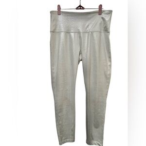 Polyester/Spandex athletic leggings, Vogo Athletica, white w/metallic finish